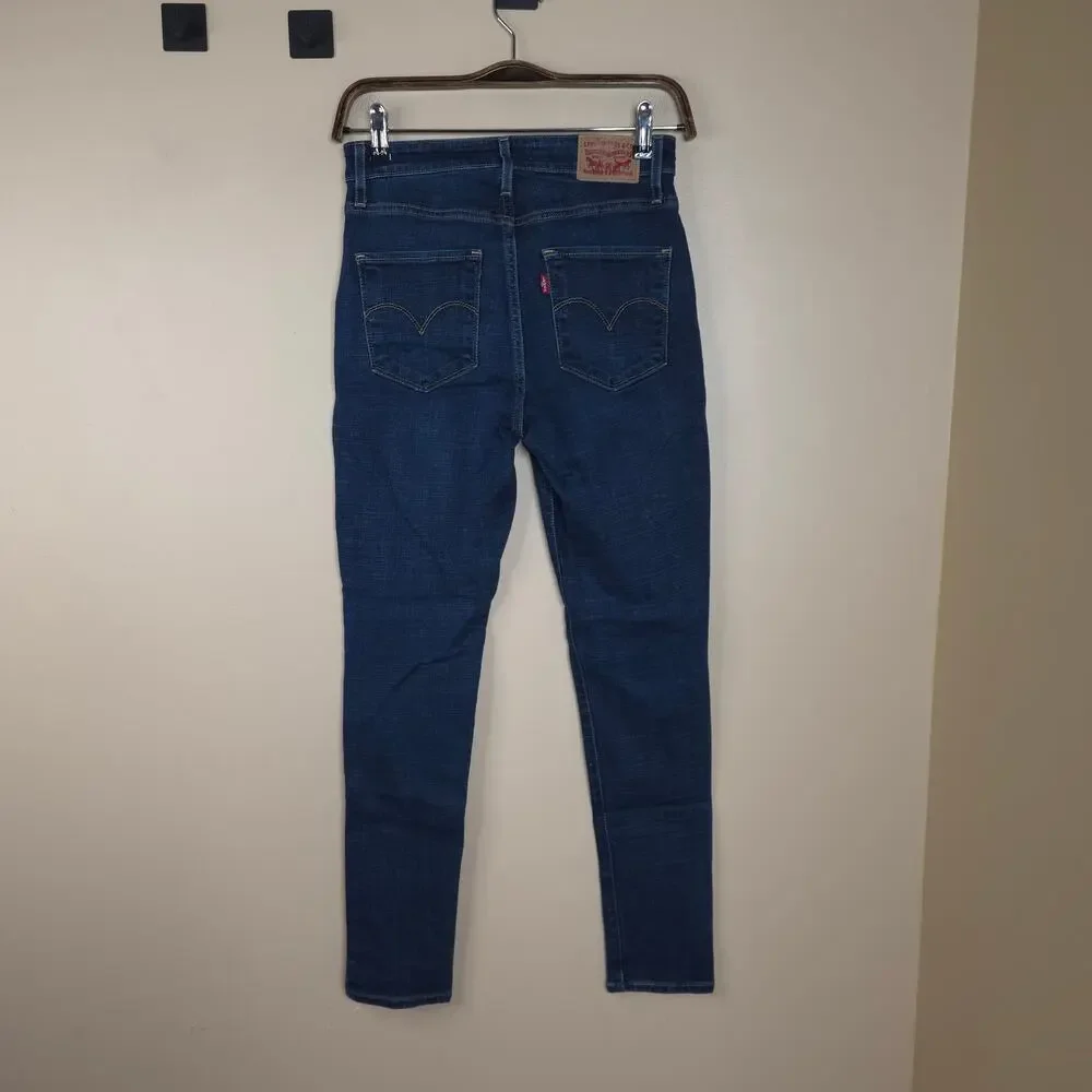 Levi's 721 High Rise Skinny Women's Jeans in Dark Wash Size 28